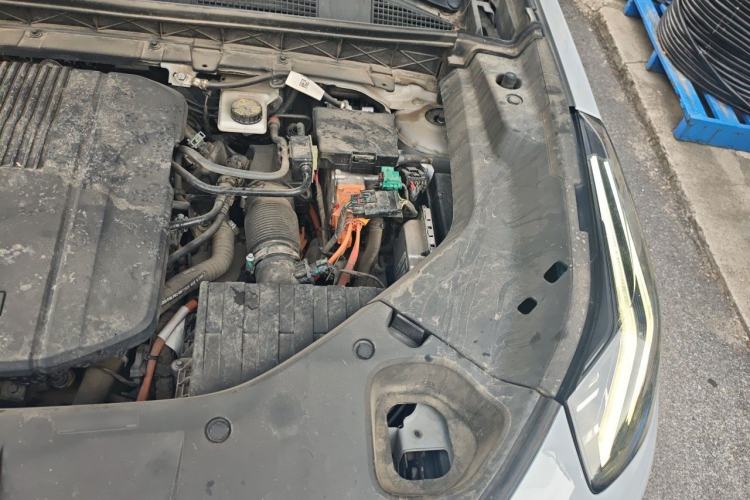 Used Lynk & Co 01 EM-P 2023 1.5TD EM-P Dawn Edition Engine Bay Left