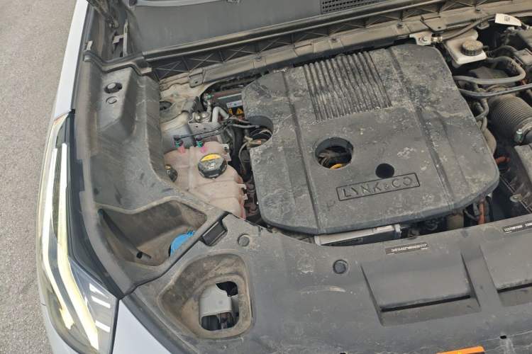 Used Lynk & Co 01 EM-P 2023 1.5TD EM-P Dawn Edition Engine Bay Right