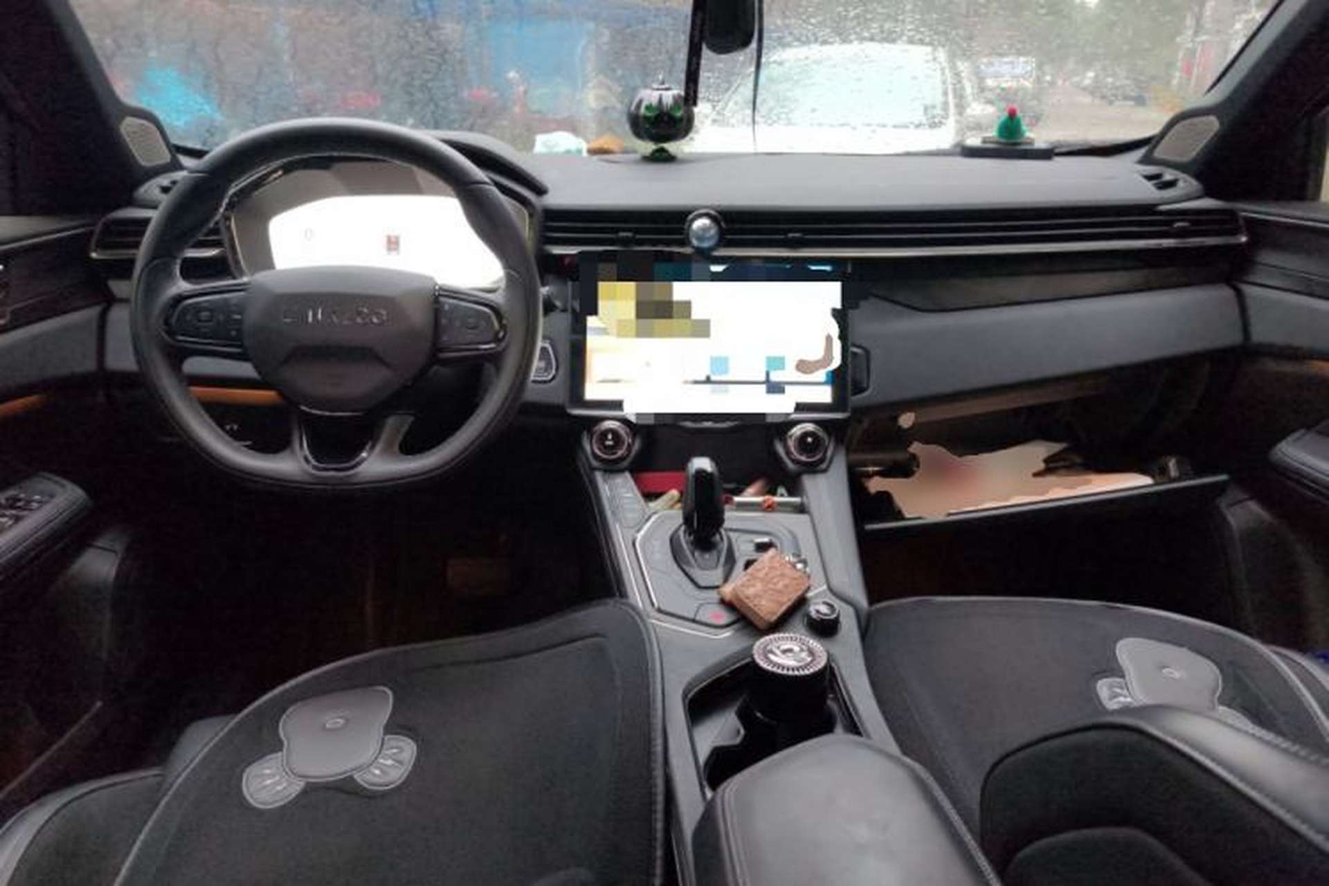 Used Lynk & Co 01 EM-P 2023 1.5TD EM-P PM Center Console