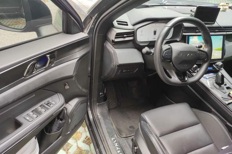 Used Lynk & Co 01 EM-P 2023 1.5TD EM-P PM Driver Seat