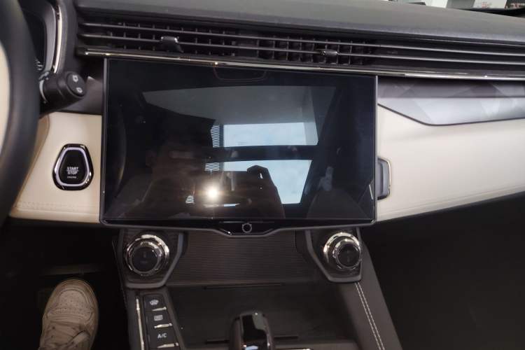 Used Lynk & Co 01 EM-P 2023 1.5TD EM-P Dawn Edition Audio And AC Panel