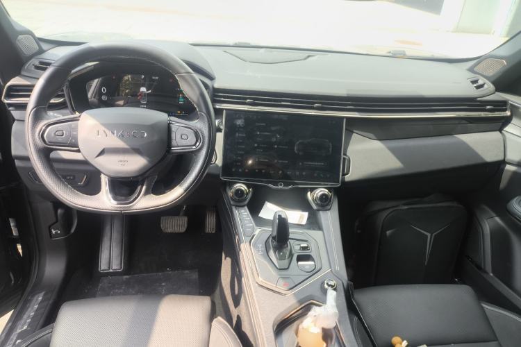 Used Lynk & Co 01 EM-P 2023 1.5TD EM-P PM Center Console