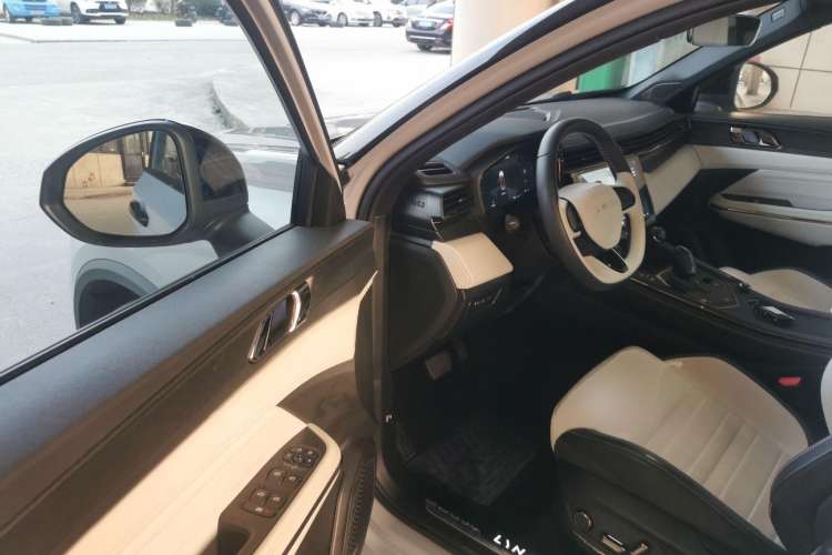 Used Lynk & Co 01 EM-P 2023 1.5TD EM-P Dawn Edition Driver Seat