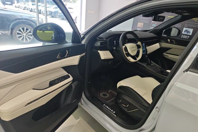 Used Lynk & Co 01 EM-P 2023 1.5TD EM-P Dawn Edition Driver Seat