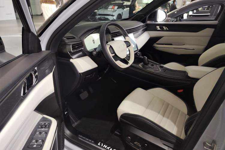 Used Lynk & Co 01 EM-P 2023 1.5TD EM-P Dawn Edition Driver Seat
