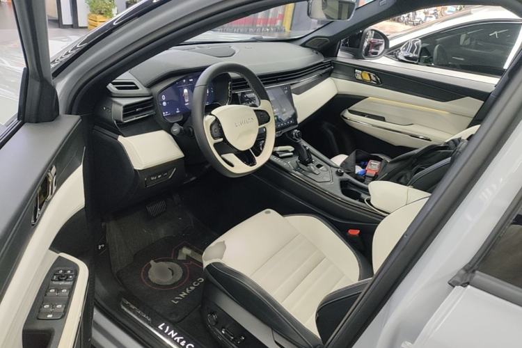 Used Lynk & Co 01 EM-P 2023 1.5TD EM-P Dawn Edition Driver Seat