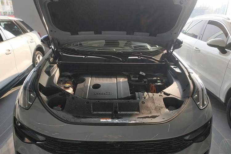 Used Lynk & Co 01 EM-P 2023 1.5TD EM-P Dawn Edition Engine Bay