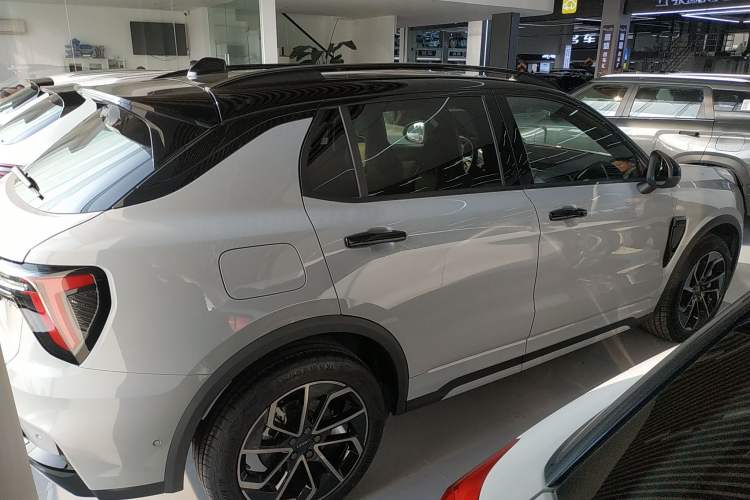 Used Lynk & Co 01 EM-P 2023 1.5TD EM-P Dawn Edition Exterior 3