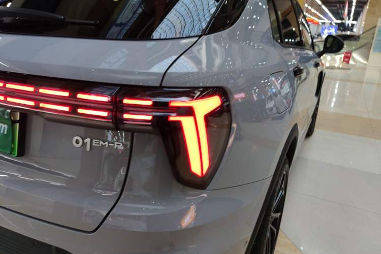 Used Lynk & Co 01 EM-P 2023 1.5TD EM-P Dawn Edition Exterior 6