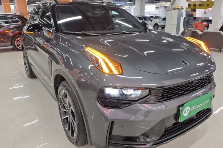 Used Lynk & Co 01 EM-P 2023 1.5TD EM-P Dawn Edition Front Right 45 Deg