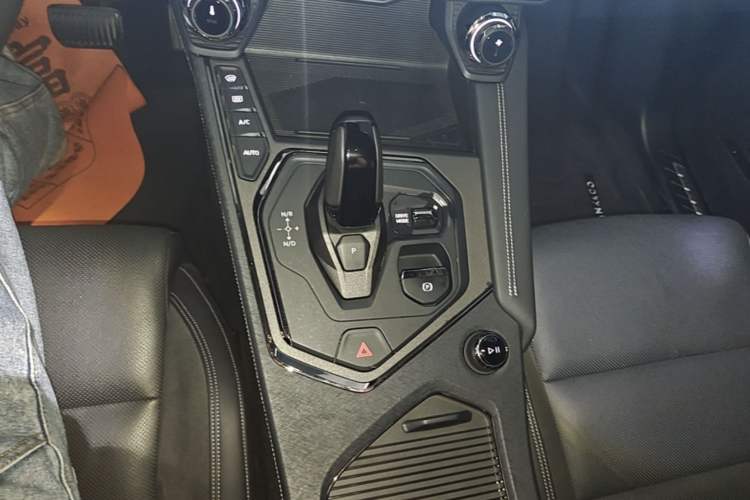 Used Lynk & Co 01 EM-P 2023 1.5TD EM-P AM Gear Lever