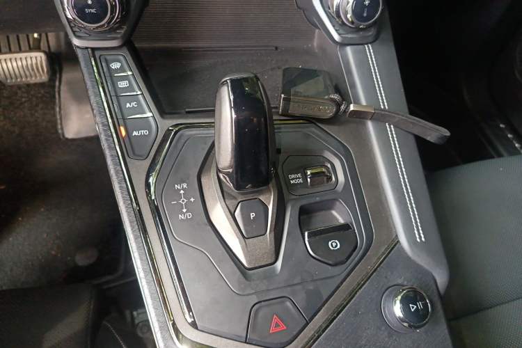 Used Lynk & Co 01 EM-P 2023 1.5TD EM-P PM Gear Lever