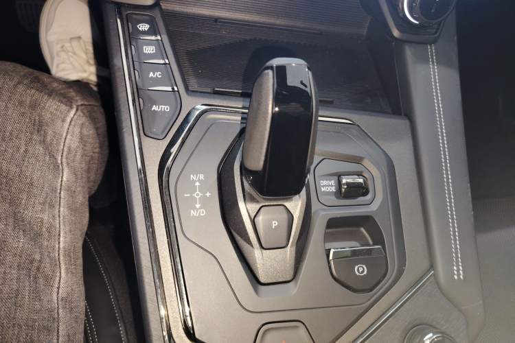 Used Lynk & Co 01 EM-P 2023 1.5TD EM-P PM Gear Lever