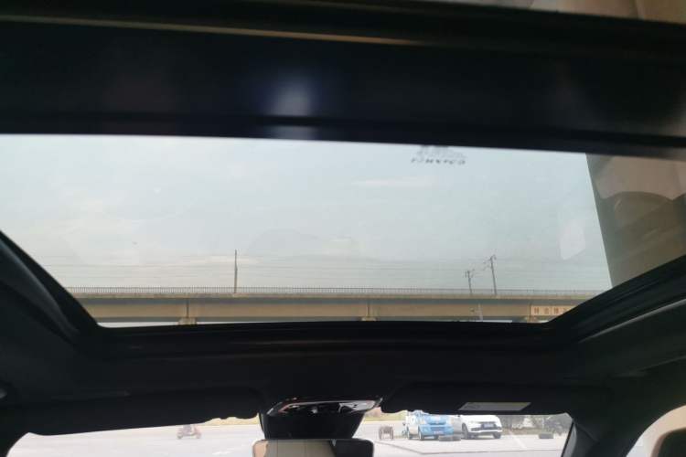 Used Lynk & Co 01 EM-P 2023 1.5TD EM-P Dawn Edition Headliner