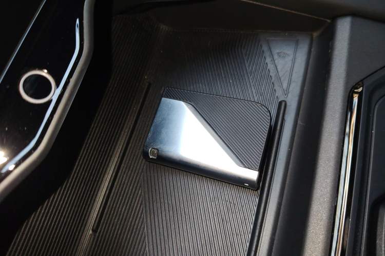 Used Lynk & Co 01 EM-P 2023 1.5TD EM-P Dawn Edition Interior 1