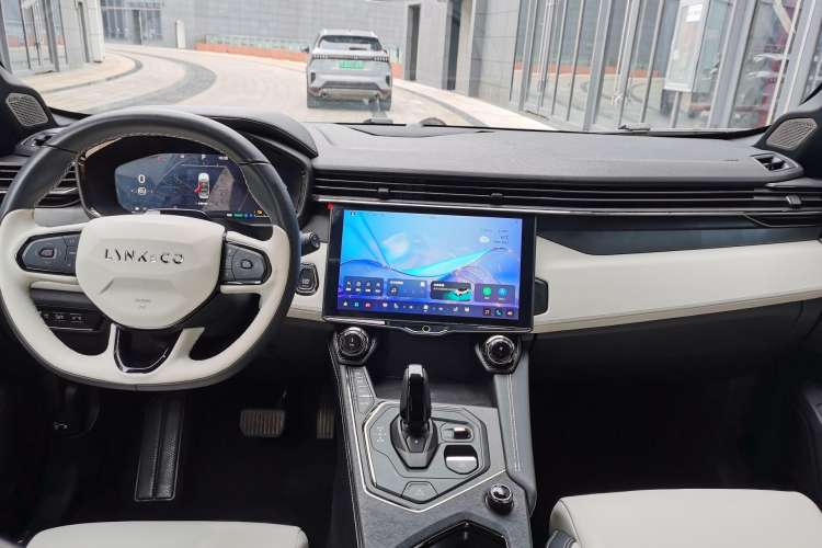 Used Lynk & Co 01 EM-P 2023 1.5TD EM-P Dawn Edition Interior 1