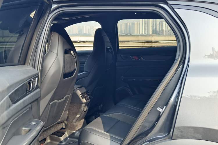 Used Lynk & Co 01 EM-P 2023 1.5TD EM-P PM Interior 3