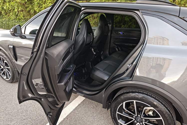 Used Lynk & Co 01 EM-P 2023 1.5TD EM-P PM Interior 3