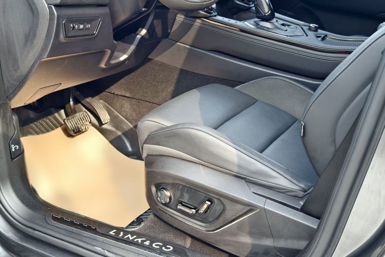 Used Lynk & Co 01 EM-P 2023 1.5TD EM-P PM Left Front Seat