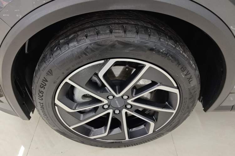 Used Lynk & Co 01 EM-P 2023 1.5TD EM-P Dawn Edition Left Front Wheel Hub