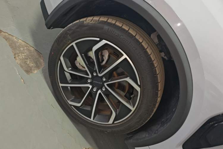Used Lynk & Co 01 EM-P 2023 1.5TD EM-P Dawn Edition Left Front Wheel Hub