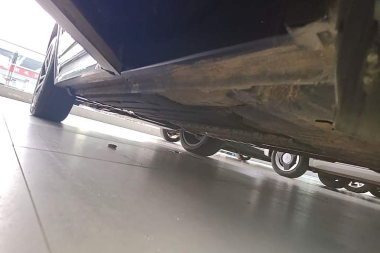 Used Lynk & Co 01 EM-P 2023 1.5TD EM-P AM Left Side Sill
