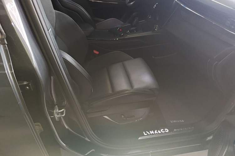 Used Lynk & Co 01 EM-P 2023 1.5TD EM-P AM Right Front Seat