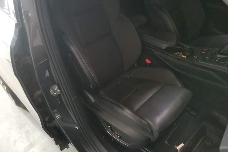 Used Lynk & Co 01 EM-P 2023 1.5TD EM-P PM Right Front Seat