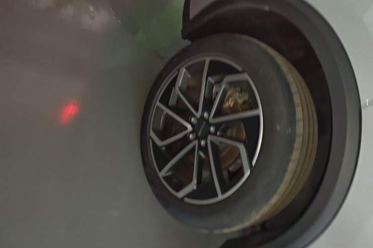 Used Lynk & Co 01 EM-P 2023 1.5TD EM-P Dawn Edition Right Rear Wheel Hub