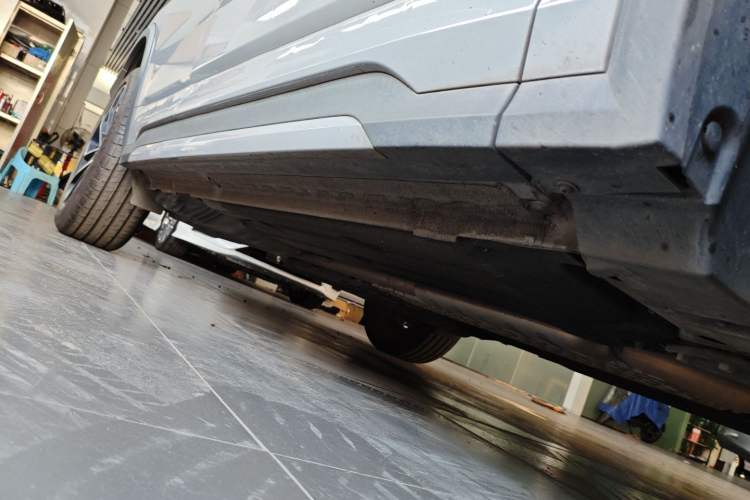 Used Lynk & Co 01 EM-P 2023 1.5TD EM-P PM Right Side Sill
