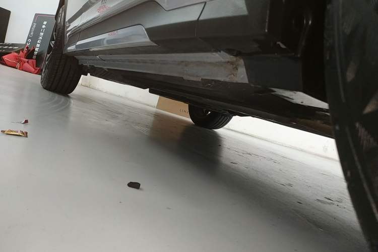 Used Lynk & Co 01 EM-P 2023 1.5TD EM-P PM Right Side Sill
