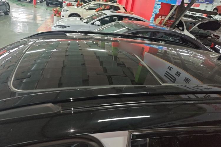 Used Lynk & Co 01 EM-P 2023 1.5TD EM-P Dawn Edition Roof