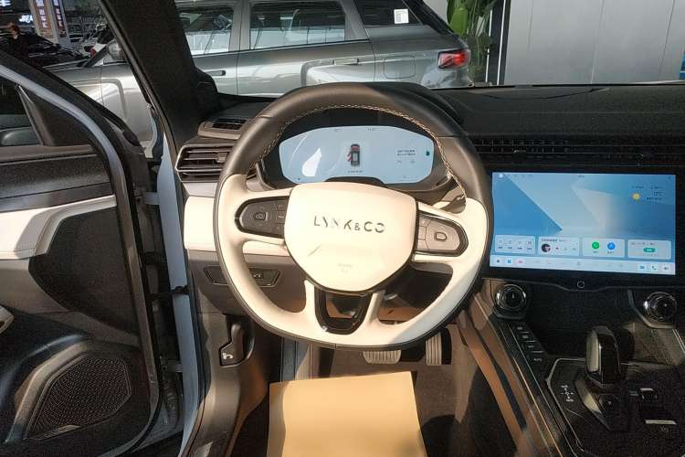 Used Lynk & Co 01 EM-P 2023 1.5TD EM-P Dawn Edition Steering Wheel