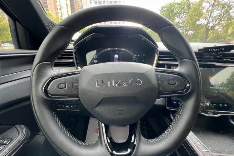 Used Lynk & Co 01 EM-P 2023 1.5TD EM-P AM Steering Wheel