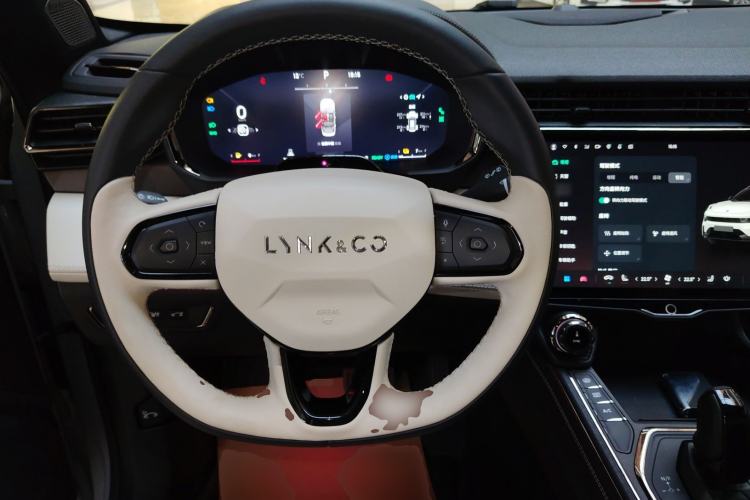 Used Lynk & Co 01 EM-P 2023 1.5TD EM-P Dawn Edition Steering Wheel