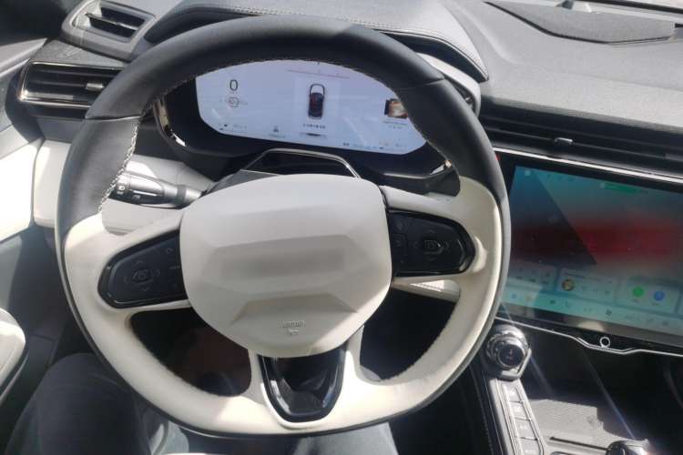 Used Lynk & Co 01 EM-P 2023 1.5TD EM-P Dawn Edition Steering Wheel