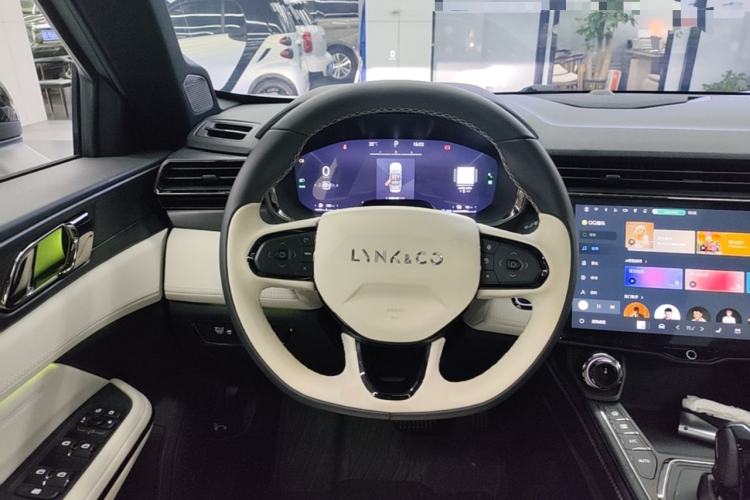 Used Lynk & Co 01 EM-P 2023 1.5TD EM-P Dawn Edition Steering Wheel