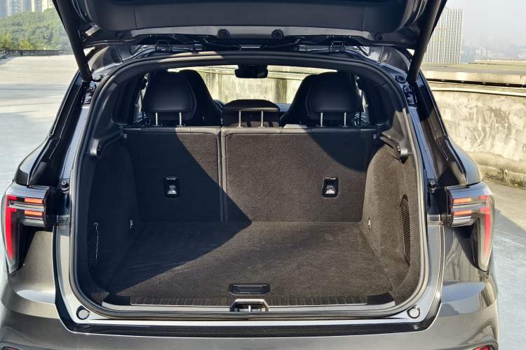 Used Lynk & Co 01 EM-P 2023 1.5TD EM-P PM Trunk