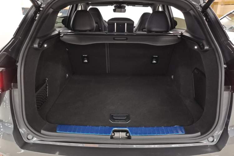 Used Lynk & Co 01 EM-P 2023 1.5TD EM-P Dawn Edition Trunk