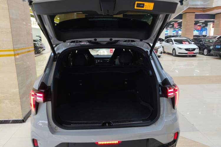 Used Lynk & Co 01 EM-P 2023 1.5TD EM-P Dawn Edition Trunk