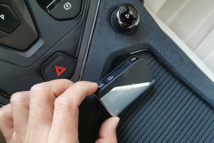 Used Lynk & Co 01 EM-P 2023 1.5TD EM-P Dawn Edition Vehicle Key