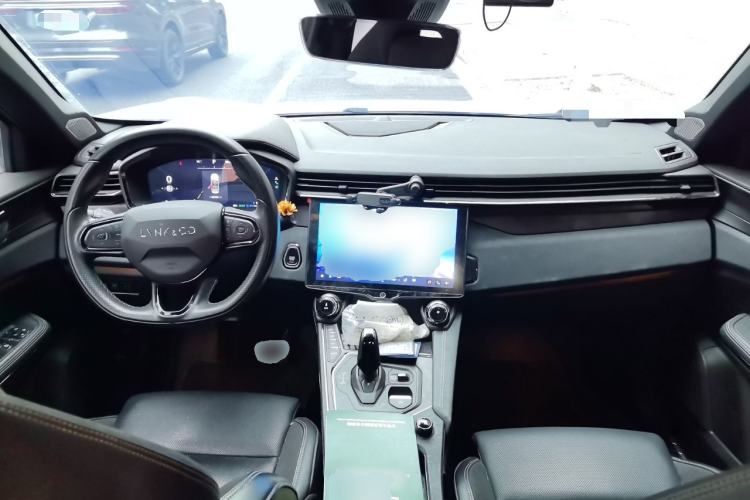 Used Lynk & Co 01 EM-P 2023 1.5TD EM-P PM Center Console