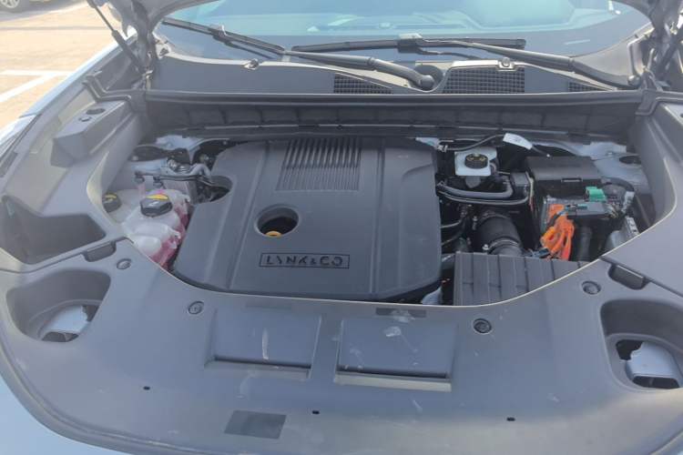 Used Lynk & Co 01 EM-P 2023 1.5TD EM-P PM Engine Bay