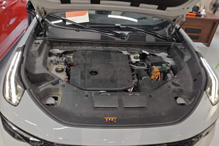 Used Lynk & Co 01 EM-P 2023 1.5TD EM-P Dawn Edition Engine Bay