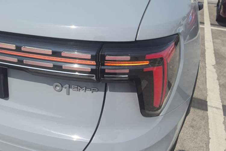 Used Lynk & Co 01 EM-P 2023 1.5TD EM-P PM Exterior 3