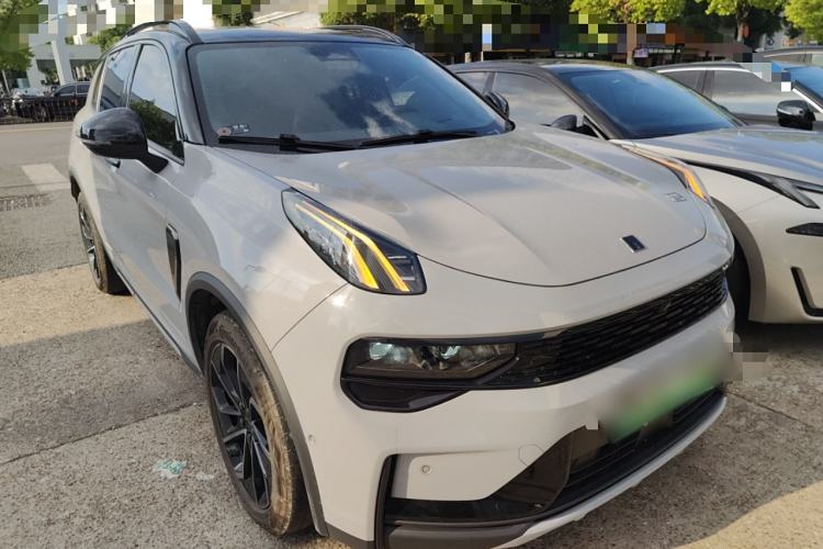 Used Lynk & Co 01 EM-P 2023 1.5TD EM-P Dawn Edition Front Right 45 Deg
