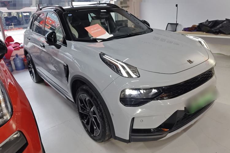 Used Lynk & Co 01 EM-P 2023 1.5TD EM-P Dawn Edition Front Right 45 Deg