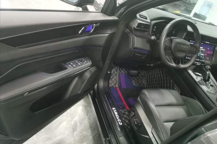 Used Lynk & Co 01 EM-P 2023 1.5TD EM-P PM Interior 4
