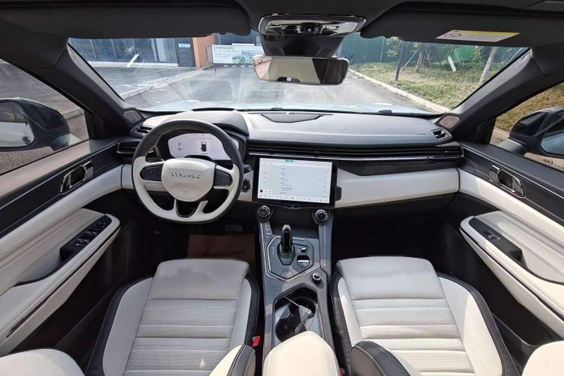 Used Lynk & Co 01 EM-P 2023 1.5TD EM-P Dawn Edition Interior 4