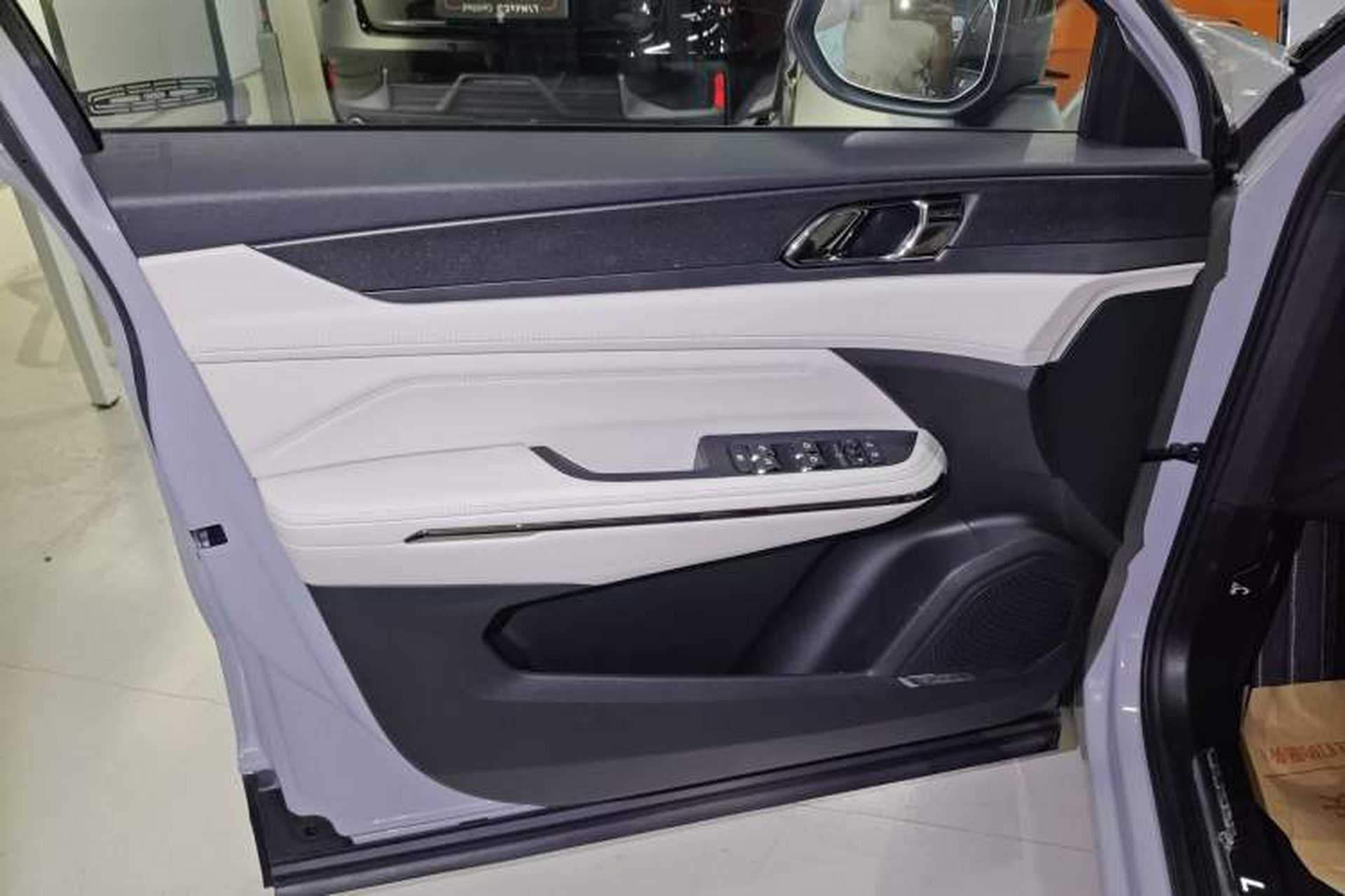 Used Lynk & Co 01 EM-P 2023 1.5TD EM-P Dawn Edition Left Front Door Interior
